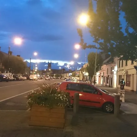 Skellys Inn